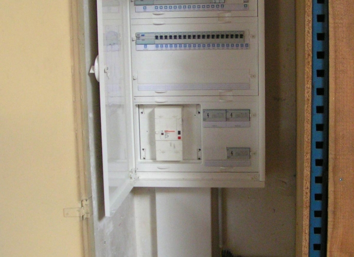 Mise à neuf d’une armoire électrique – Bruges